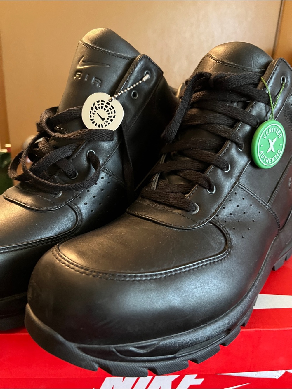 Nike Black Leather High-Top Boots Sz 14 brand new just tried on - Picture 3 of 7